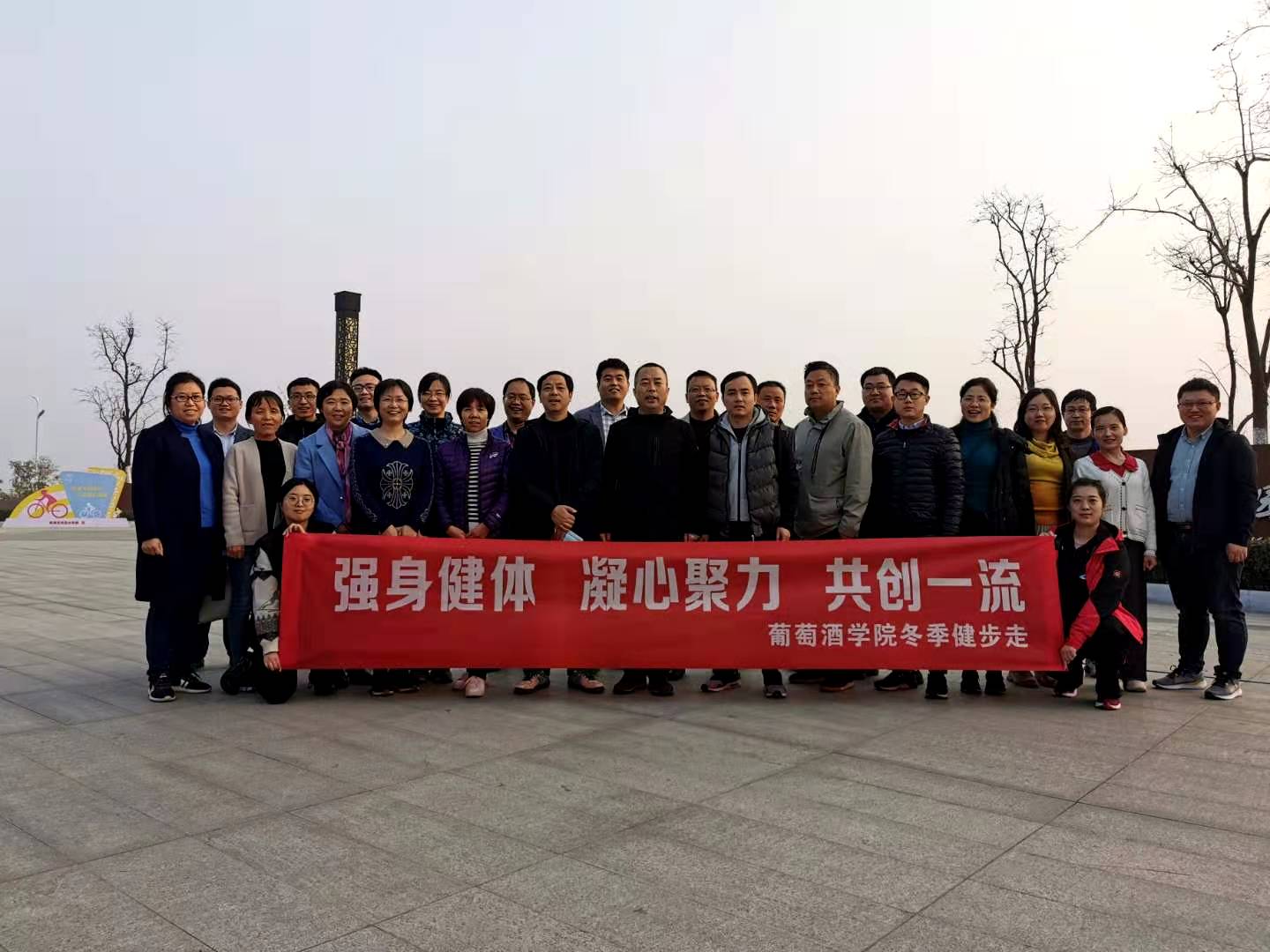606ab3d40e194cf19b8fb4542d6f5257.jpg